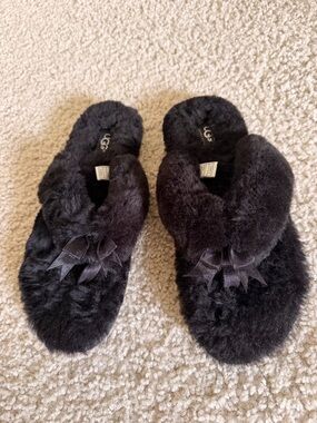 UGG Black Plush Shearling Slip-On Slippers with Bow Accent